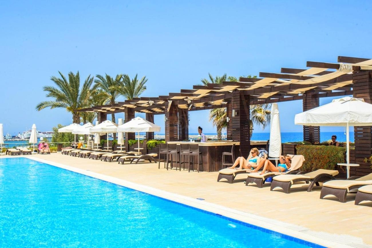 Vuni Palace Premium Kyrenia Hotel & Spa & Casino Beachfront Location ! Agios Nikolaos  Eksteriør billede